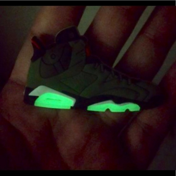 “CacTuS JacK” AJ6 TRAVIS SCOTT KEY CHAINS … - Picture 6 of 9